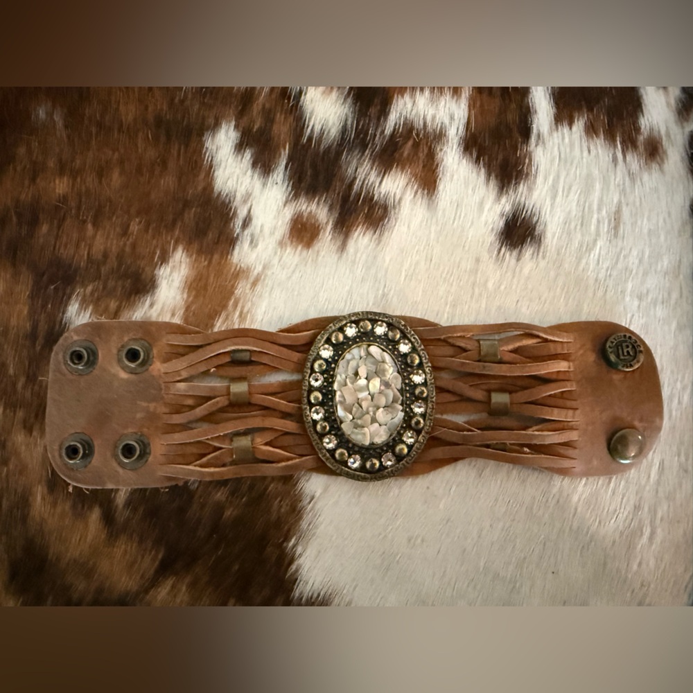 NEW LEATHEROCK Soft Leather Twisted Rhinestone Abalone Adjustable Bracelet Cuff